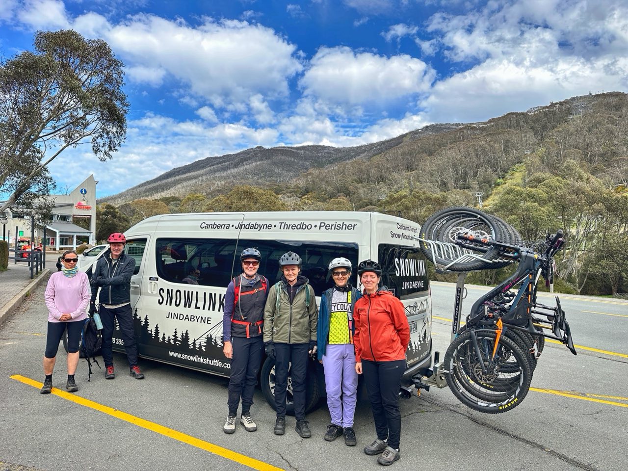 Riders with the Snowlink MTB shuttle in Thredbo
